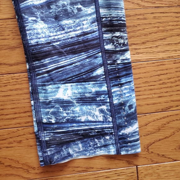 Lululemon fast and free blue crop size 4 - Picture 5 of 6